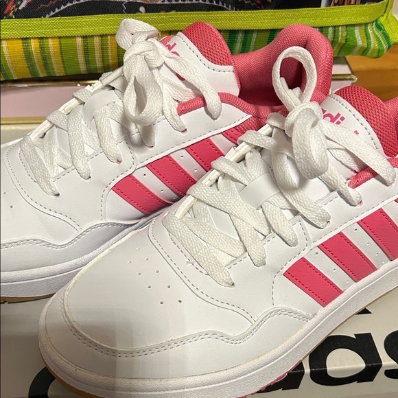 Adidas White and Pink sneakers - Picture 1 of 7